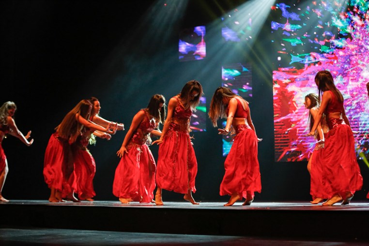 Tribe Dance Hold Your Dream 